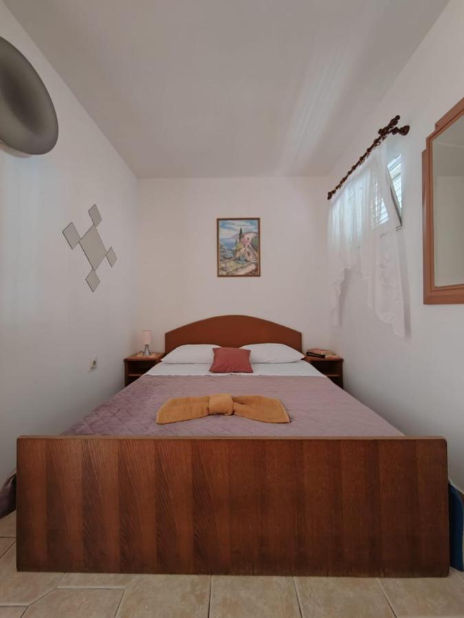 Apartments Turan Centrally Located With Free Parking Игране Экстерьер фото