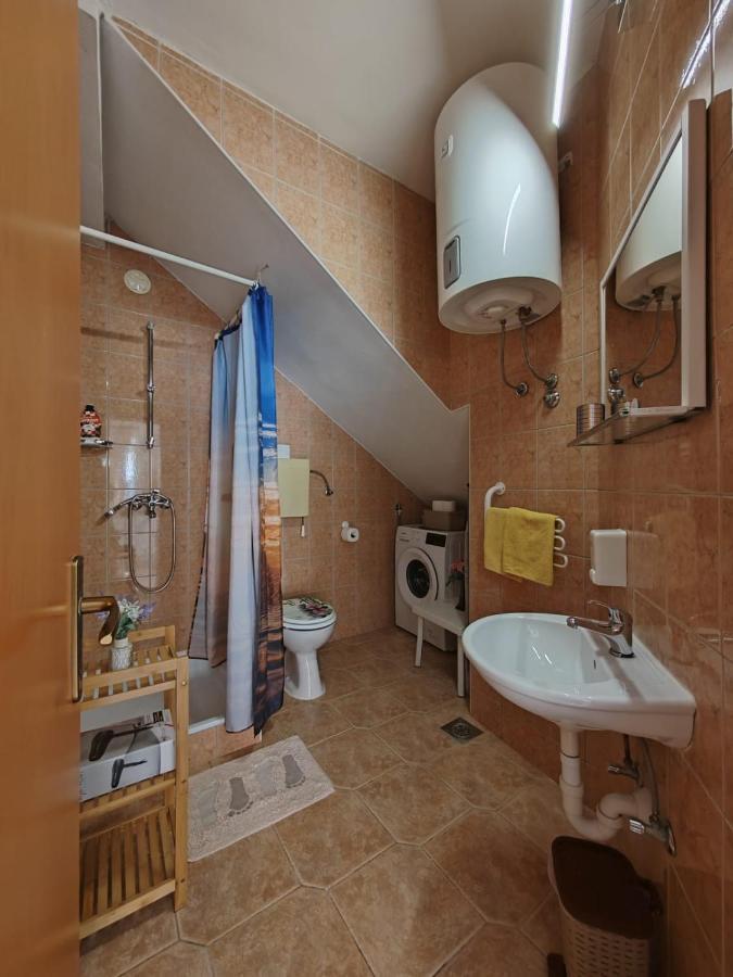 Apartments Turan Centrally Located With Free Parking Игране Экстерьер фото